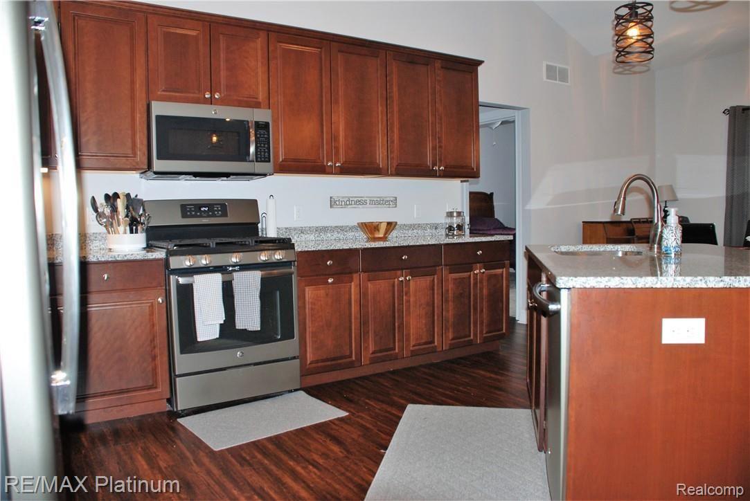 16137 River Ridge Trail Linden, MI 48451 - Photo 3 of 43 DSC_0046.JPG