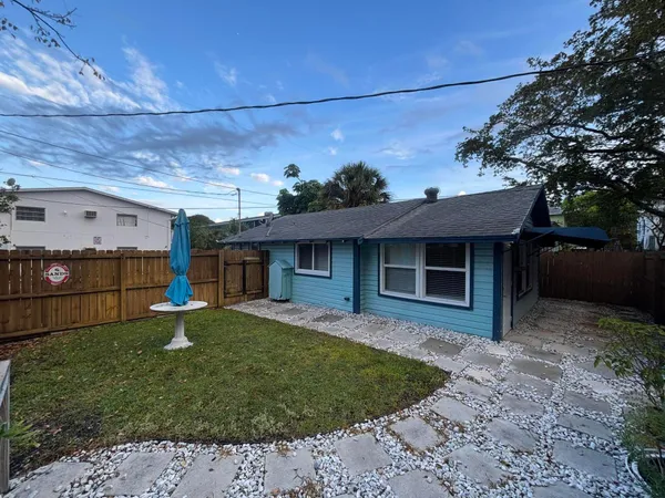$1,900 | 311 South K Street, Unit 2, Lake Worth Beach, FL 33460