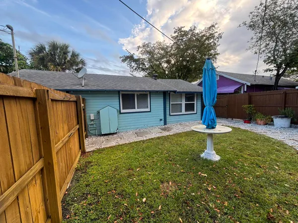 $1,900 | 311 South K Street, Unit 2, Lake Worth Beach, FL 33460
