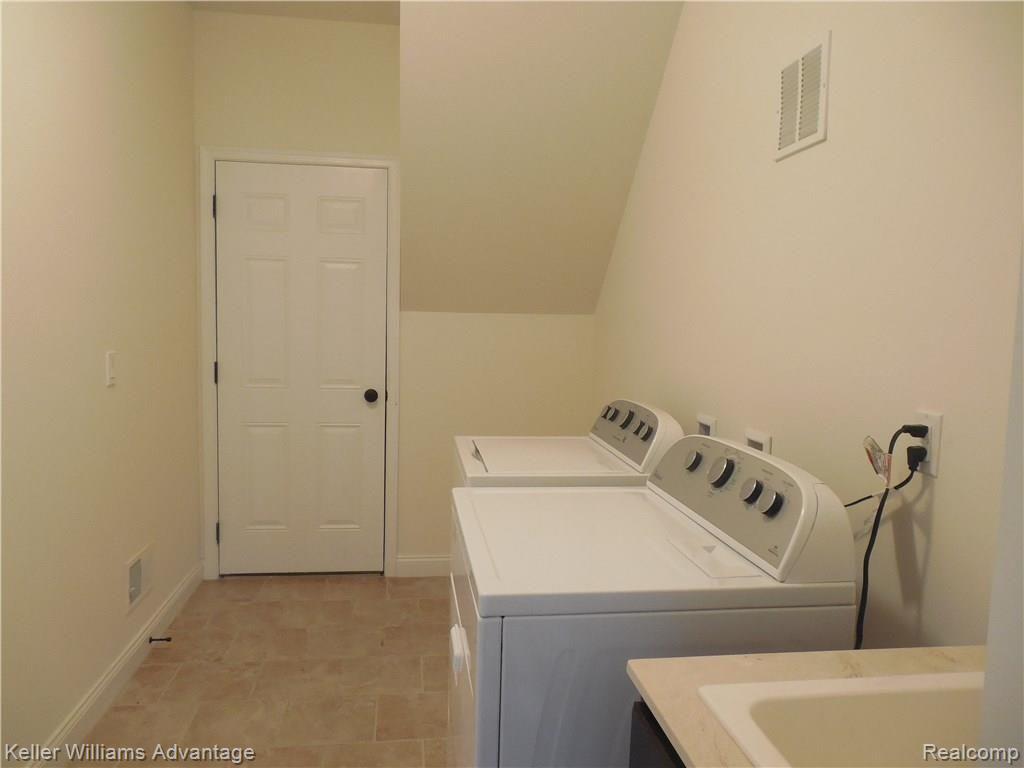 24798 Acorn Trail Novi, MI 48374 - Photo 29 of 49