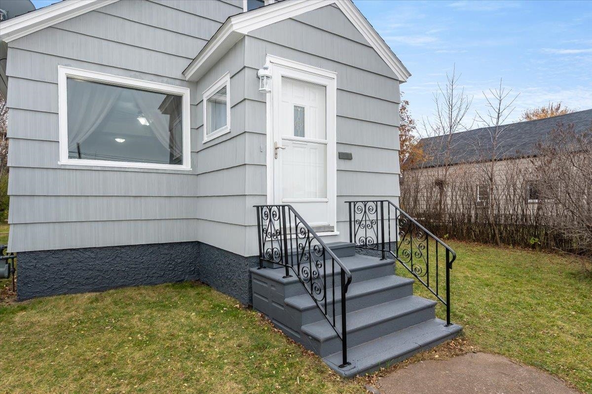 902 Winter Street Superior, WI 54880 - Photo 3 of 25