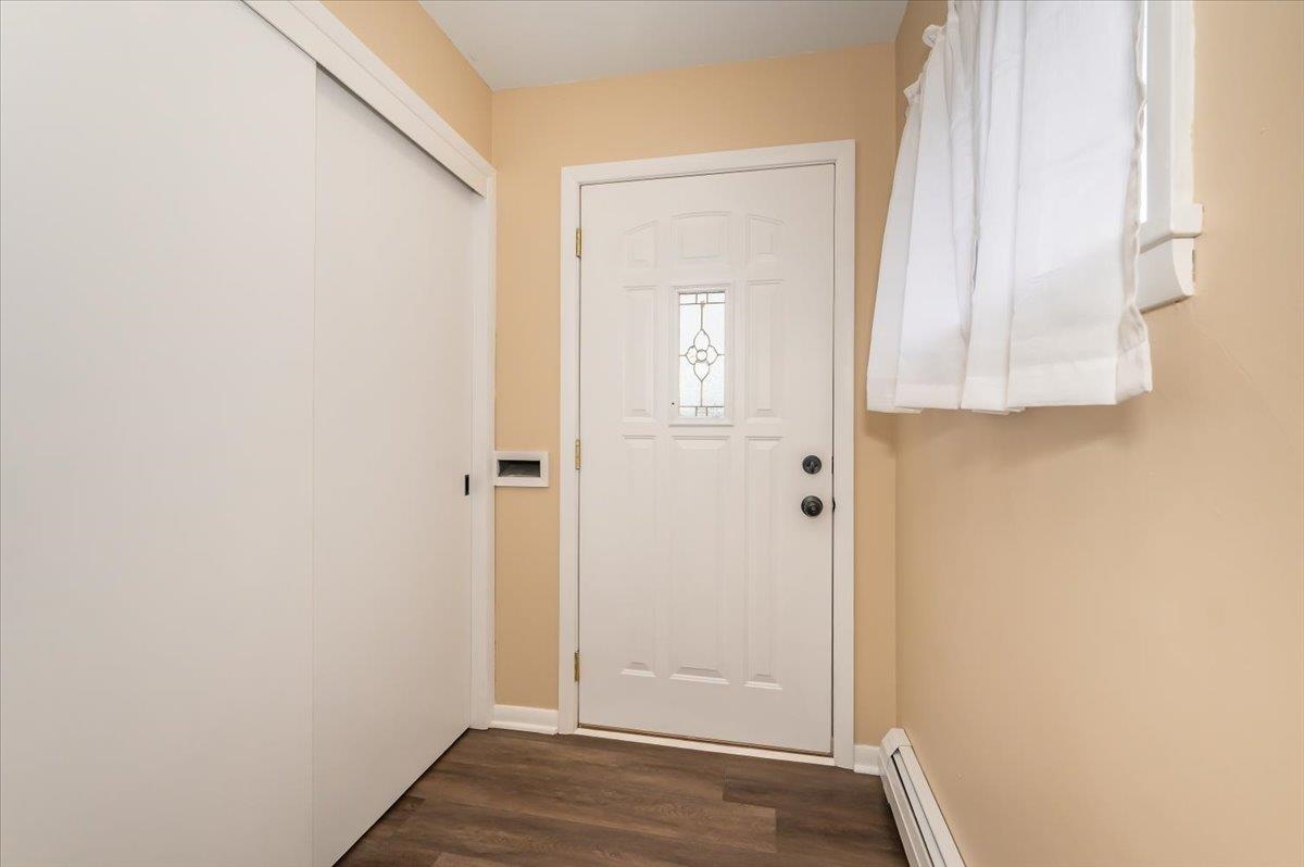 902 Winter Street Superior, WI 54880 - Photo 4 of 25