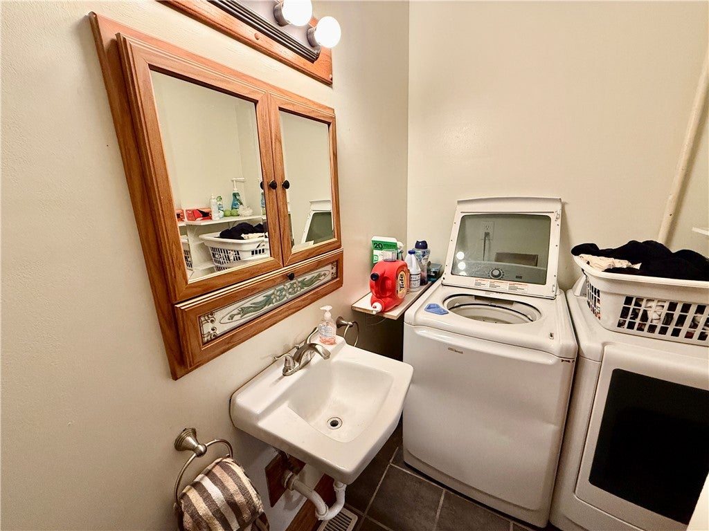 868 Haynes Drive Decatur, IL 62521 - Photo 18 of 29 Gallery Image 18