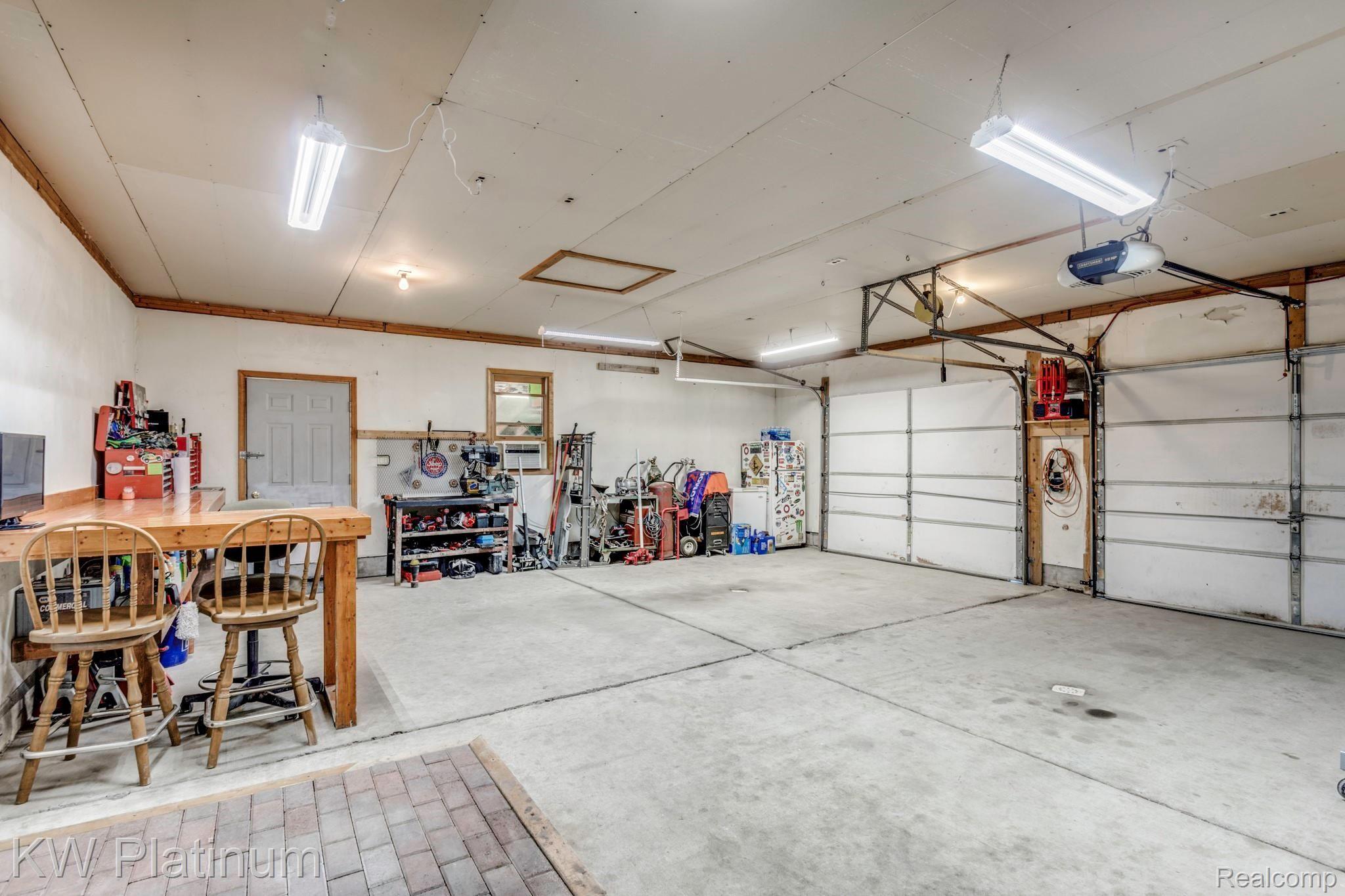 6698 Kilburn Road Jeddo, MI 48032 - Photo 19 of 37 garage inside.jpg