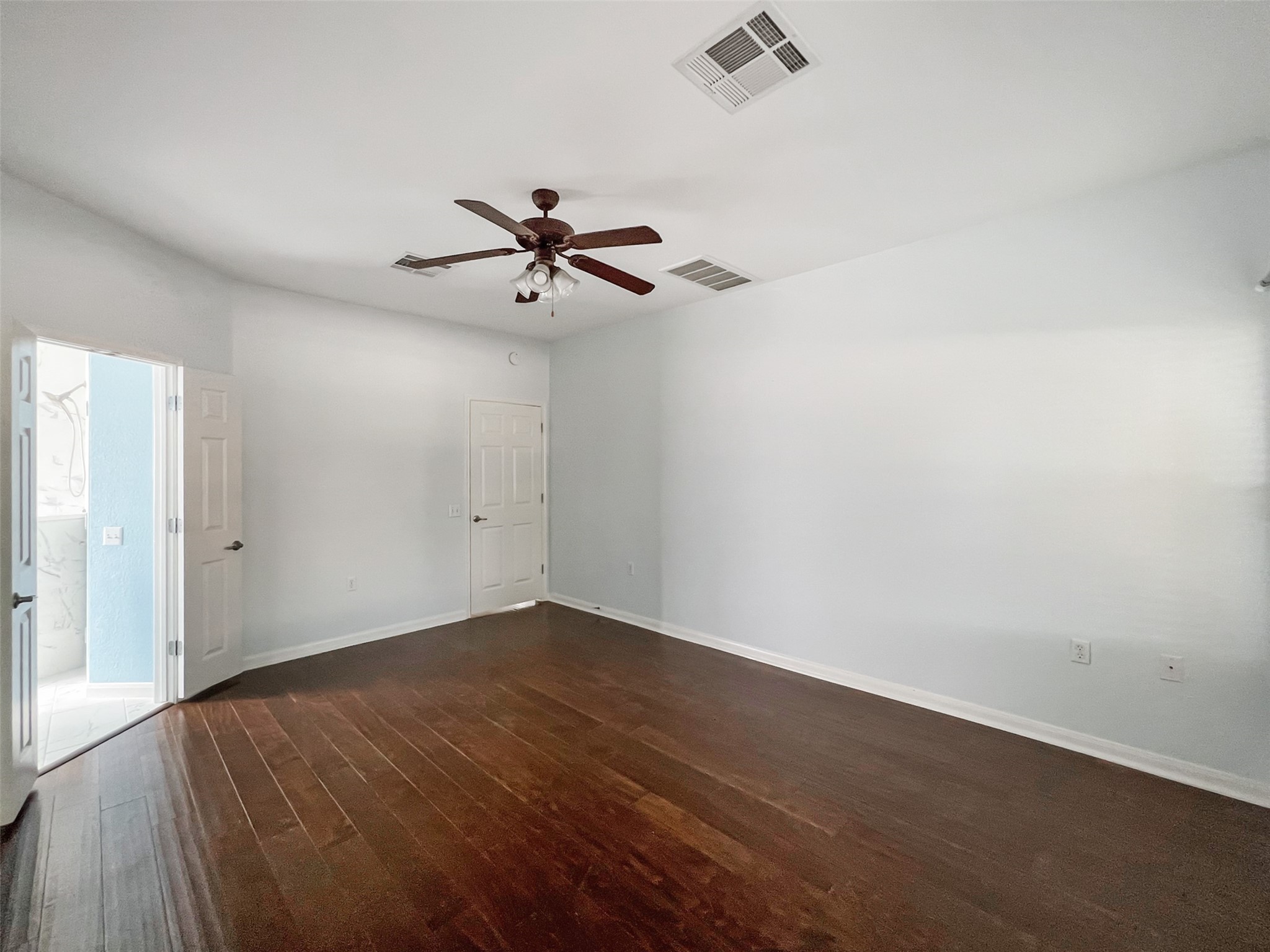 3917 Bronco Bend Loop Austin, TX 78744 - Photo 17 of 40 Primary Bedroom