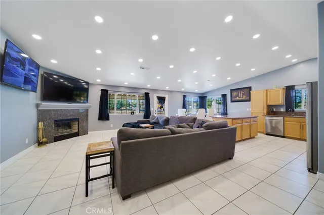 $749,999 | 13330 E Avenue West, Pearblossom, CA 93553