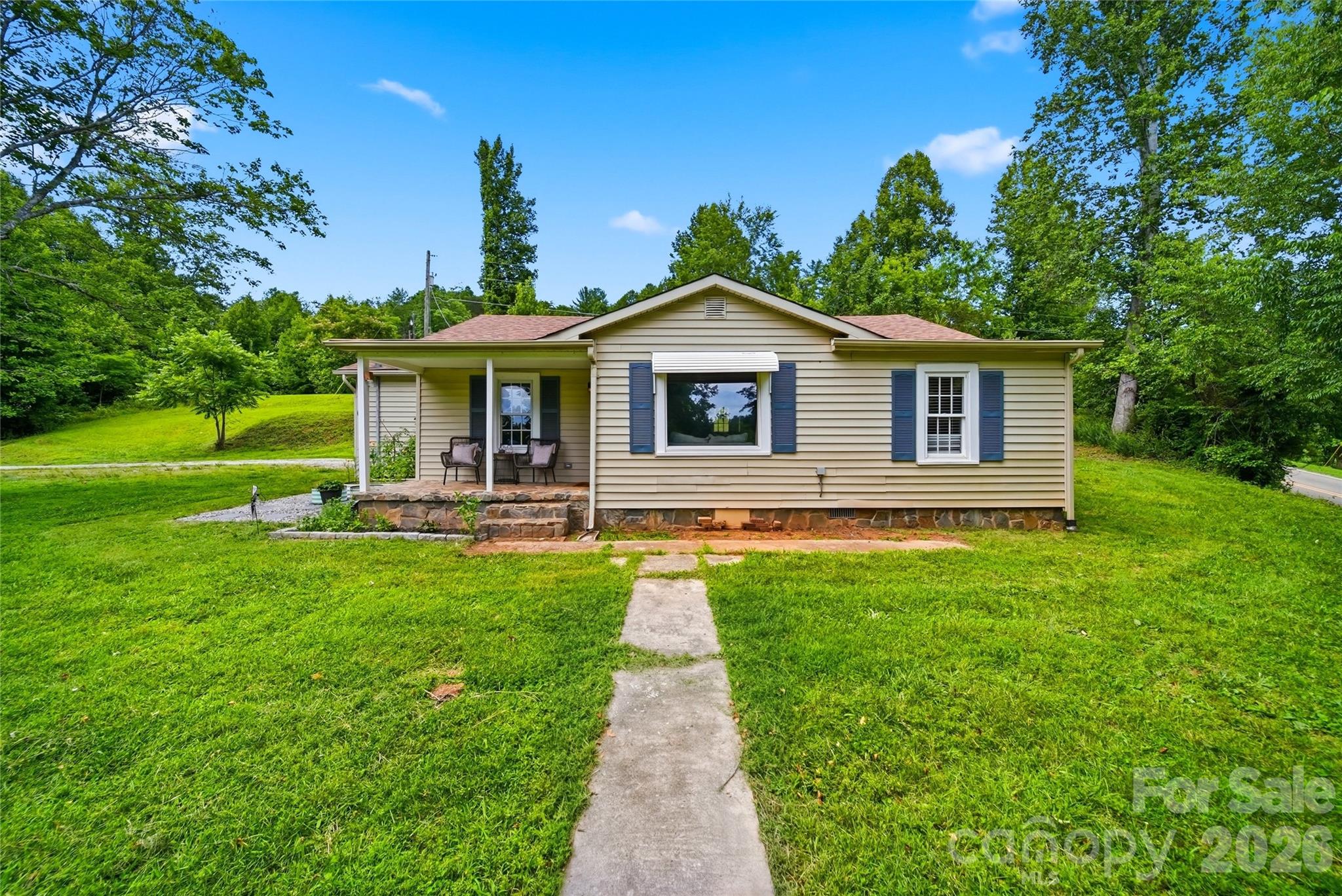 4710 Overland Road Lenoir, NC 28645 - Photo 2 of 37