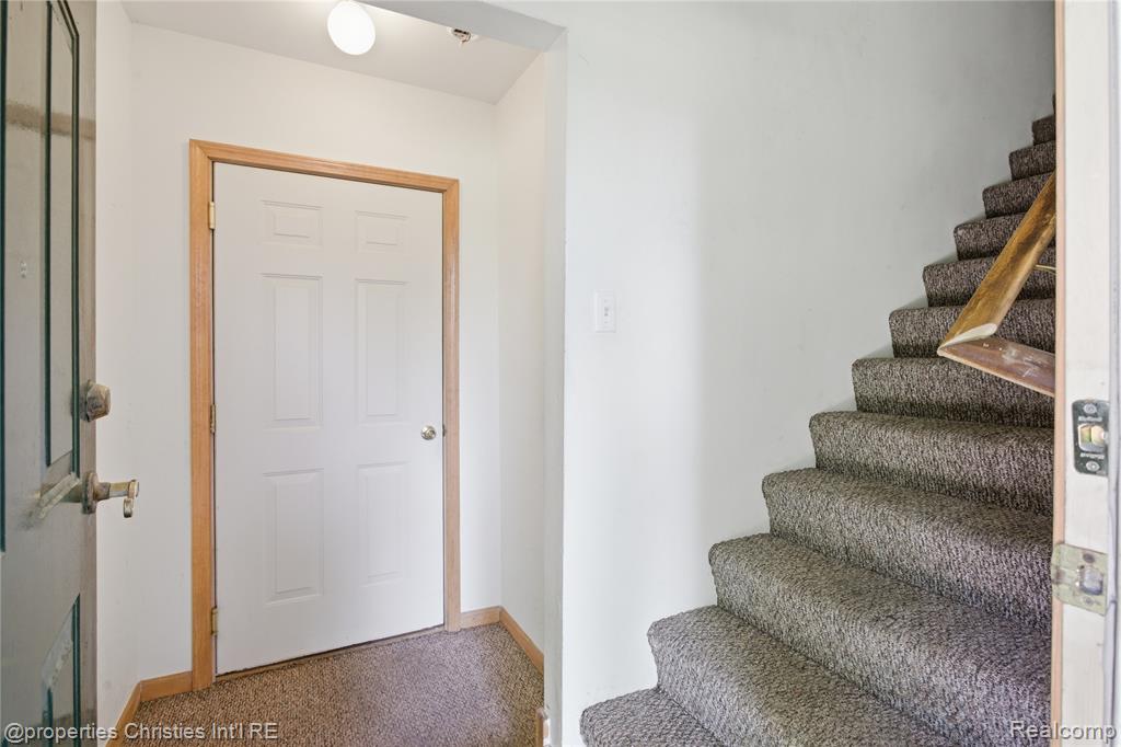 2136 Frazho Road Warren, MI 48091 - Photo 5 of 21