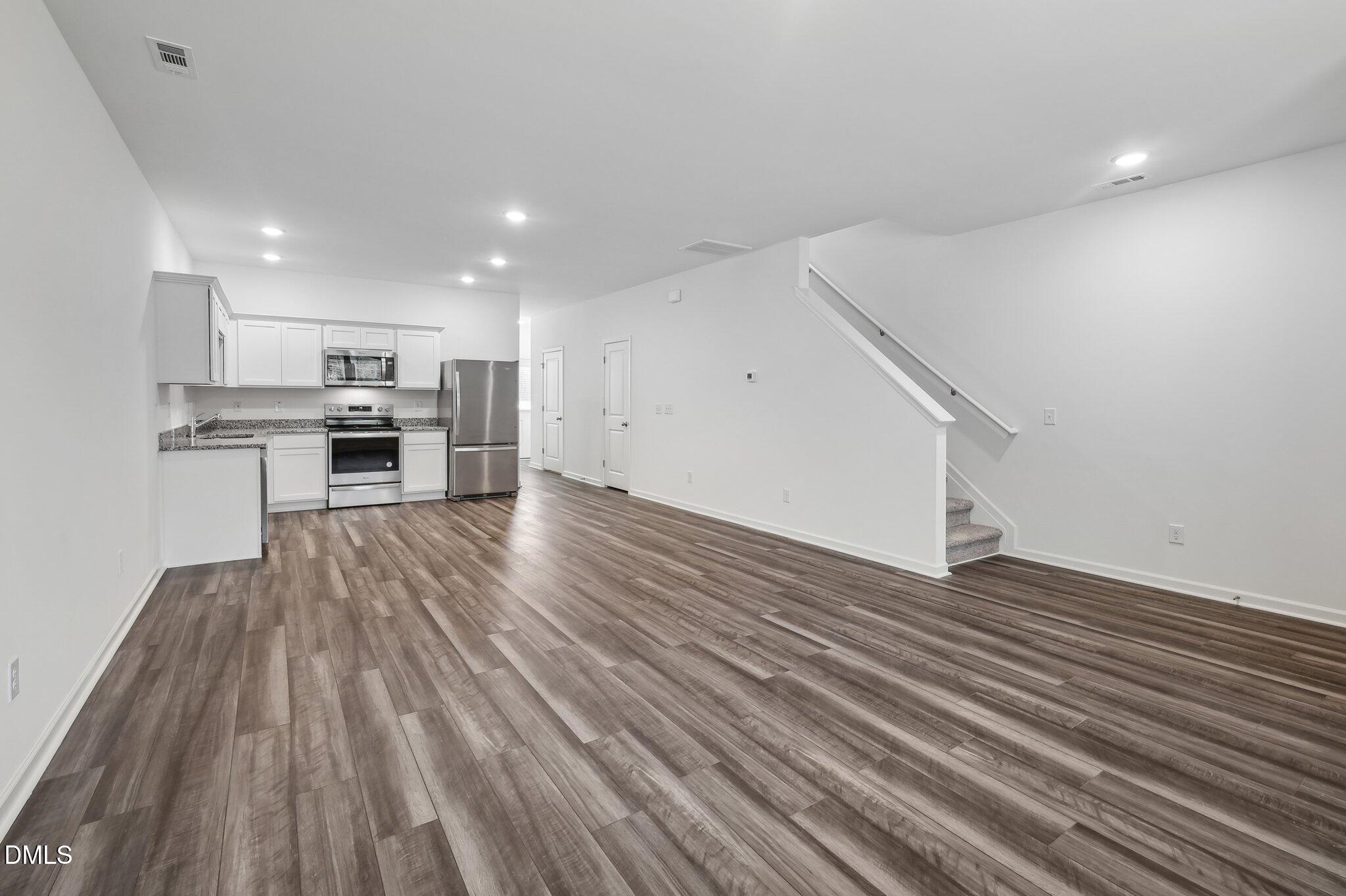 3126 Fulong Drive Durham, NC 27704 - Photo 12 of 36 Glen Crossing Dr-006