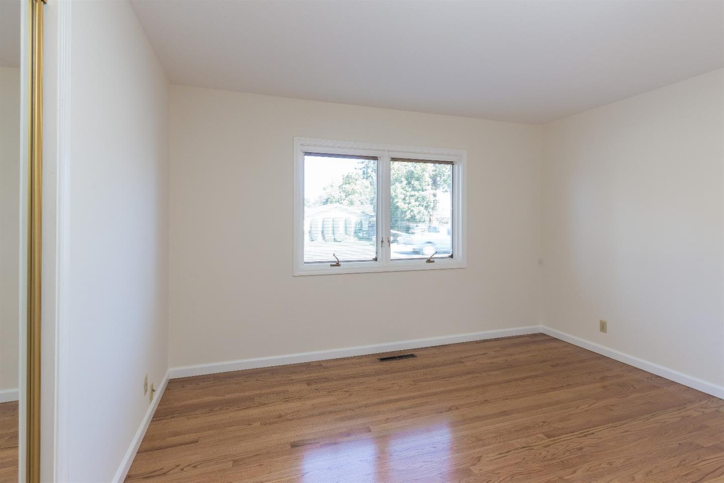 1270 Covington Road Los Altos, CA 94024 - Photo 15 of 27 Gallery Image 15