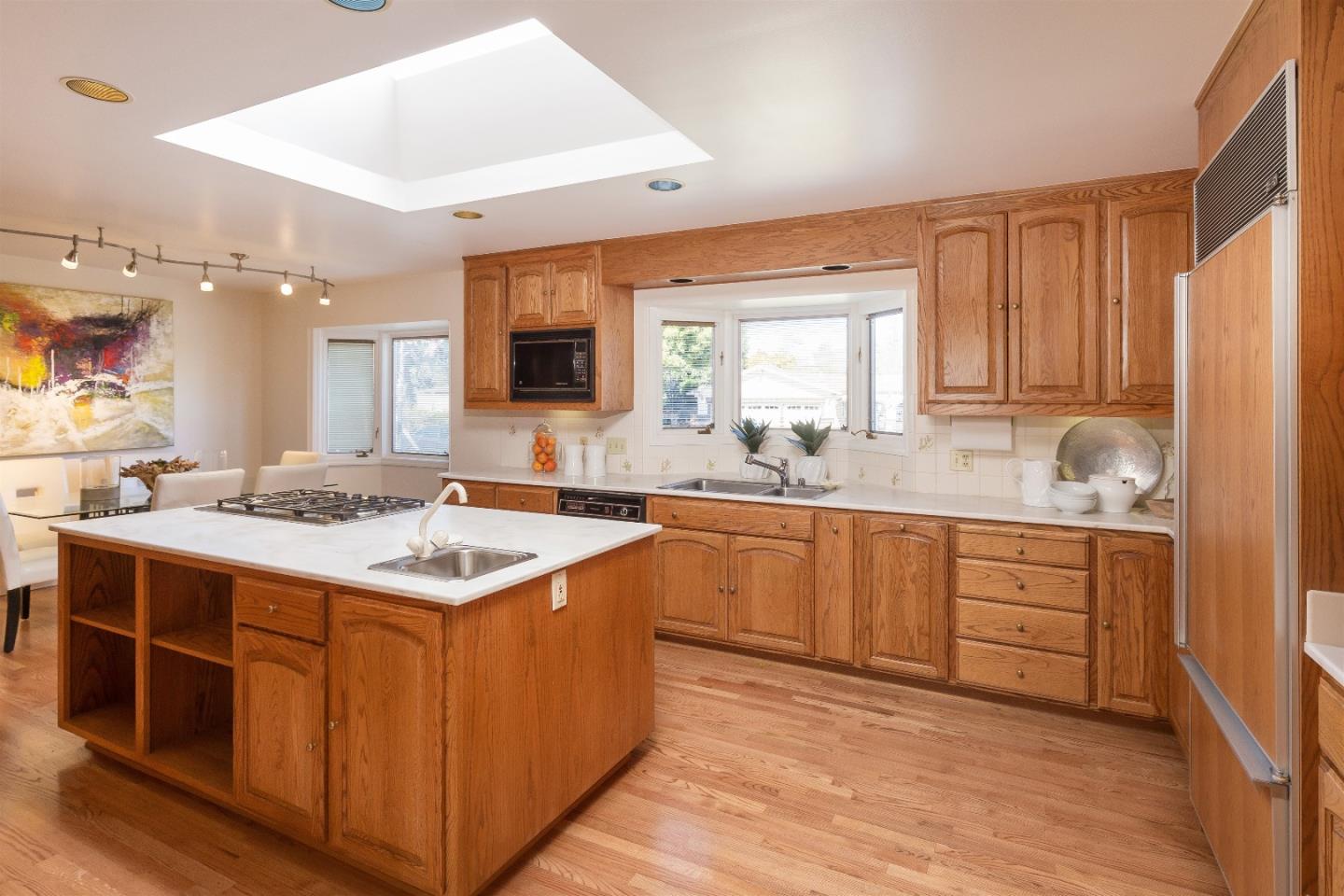 1270 Covington Road Los Altos, CA 94024 - Photo 8 of 27 Gallery Image 8