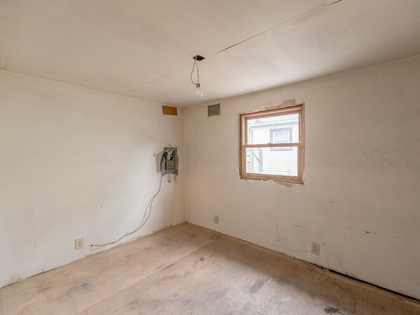 208 Independence Avenue Joliet, IL 60433 - Photo 4 of 8