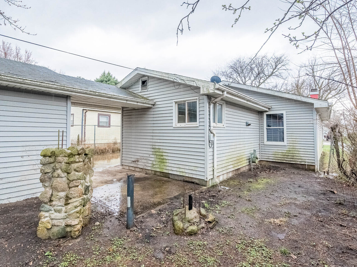 208 Independence Avenue Joliet, IL 60433 - Photo 6 of 8