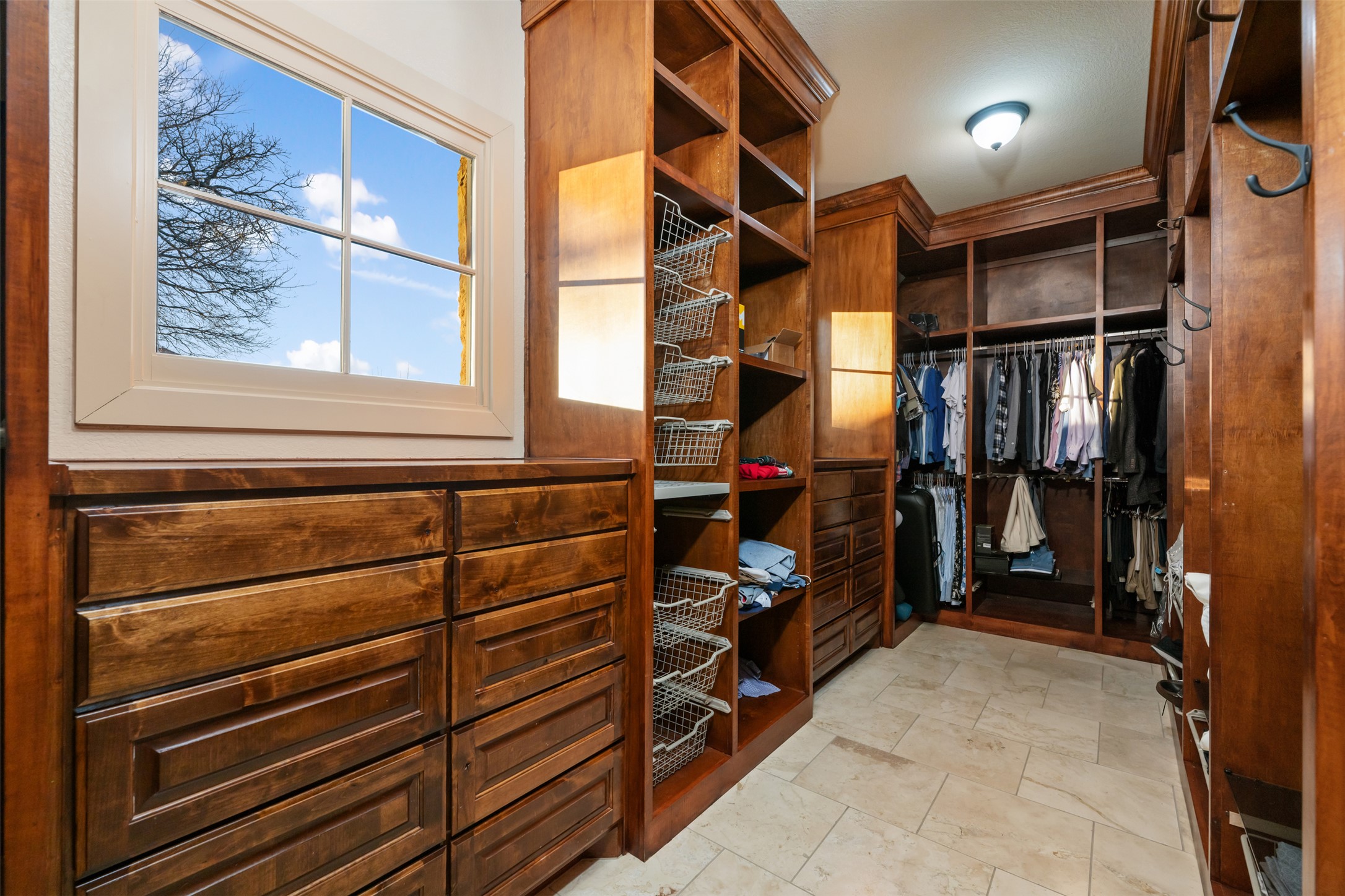 101 Hopewell Circle Georgetown, TX 78628 - Photo 17 of 38 View of walk in closet