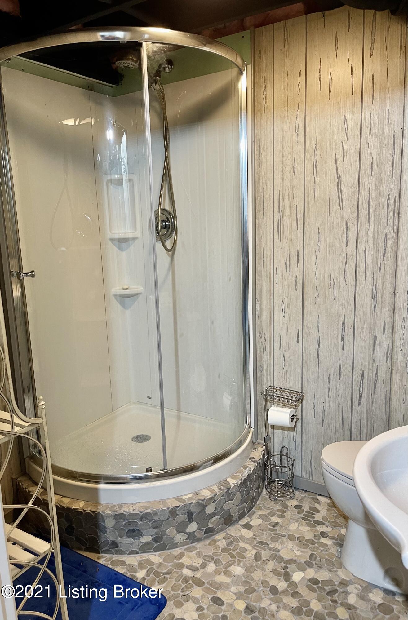 4417 Dover Road Louisville, KY 40216 - Photo 34 of 34 E4D61F85-7E14-4B38-AD76-163CD5DAC61A