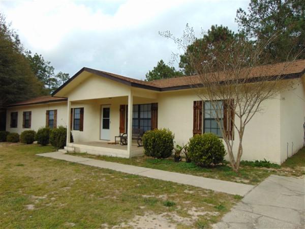 151 John White Road DeFuniak Springs, FL 32435 - Photo 2 of 38 House (3)