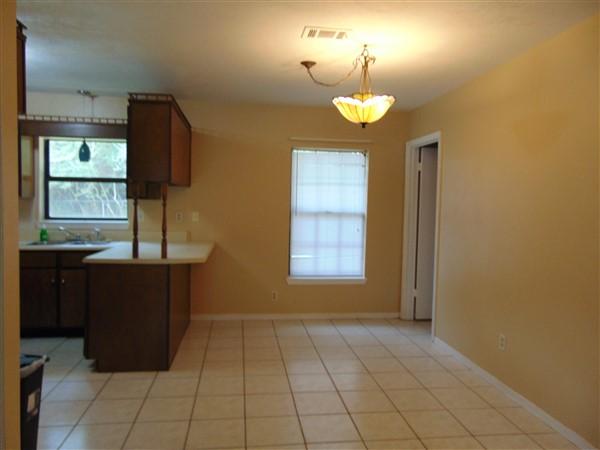 151 John White Road DeFuniak Springs, FL 32435 - Photo 27 of 38 Kitchen (Dining Area)