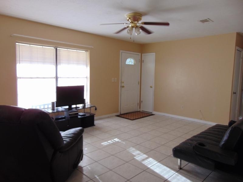 151 John White Road DeFuniak Springs, FL 32435 - Photo 5 of 38 Living Room (3)