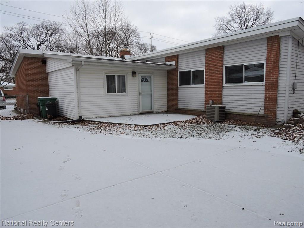 511 Henry Ruff Road Garden City, MI 48135 - Photo 2 of 27 DSCN3757.JPG