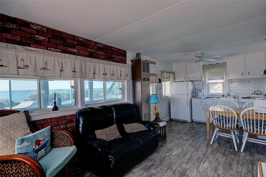 25 Shore Road Narragansett, RI 02882 - Photo 24 of 33 Gallery Image 24