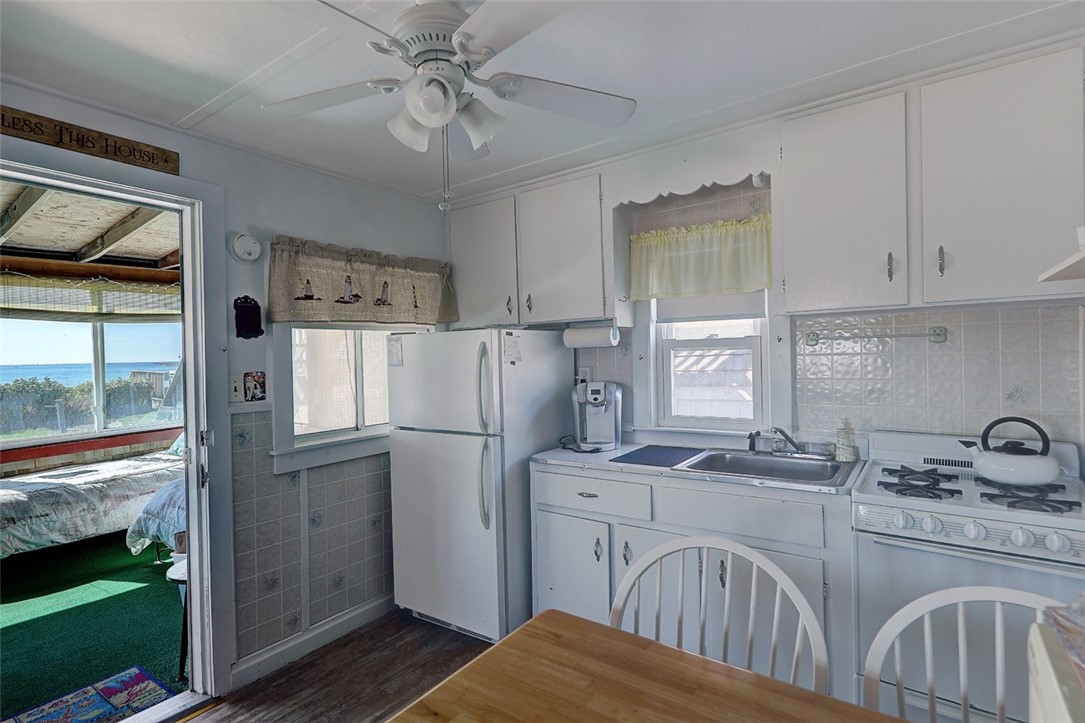 25 Shore Road Narragansett, RI 02882 - Photo 28 of 33 Gallery Image 28