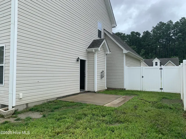 $2,005 | 414 Peregrine Ridge Drive, New Bern, NC 28560