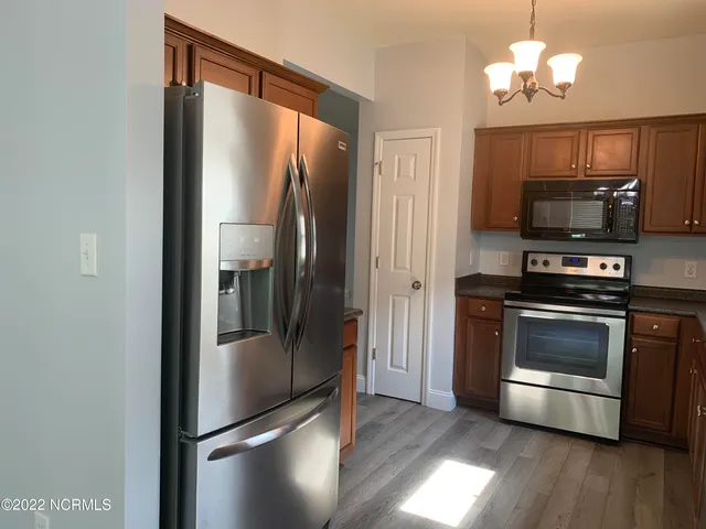 $2,005 | 414 Peregrine Ridge Drive, New Bern, NC 28560