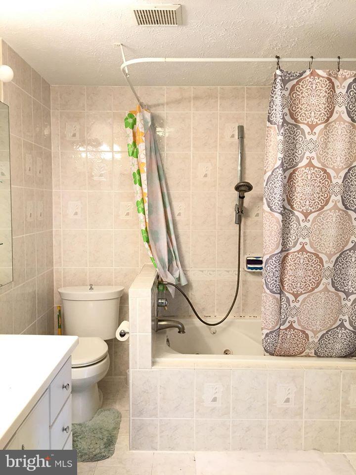 13934 Winding Ridge Lane Centreville, VA 20121 - Photo 13 of 15 Bath
