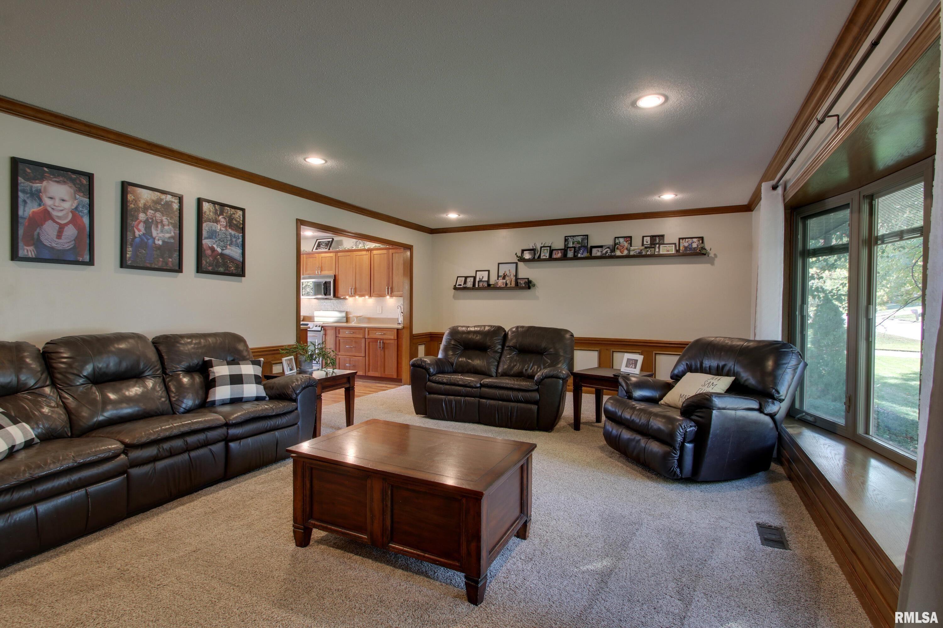 3001 Cabot Road Quincy, IL 62301 - Photo 3 of 23 Gallery Image 3