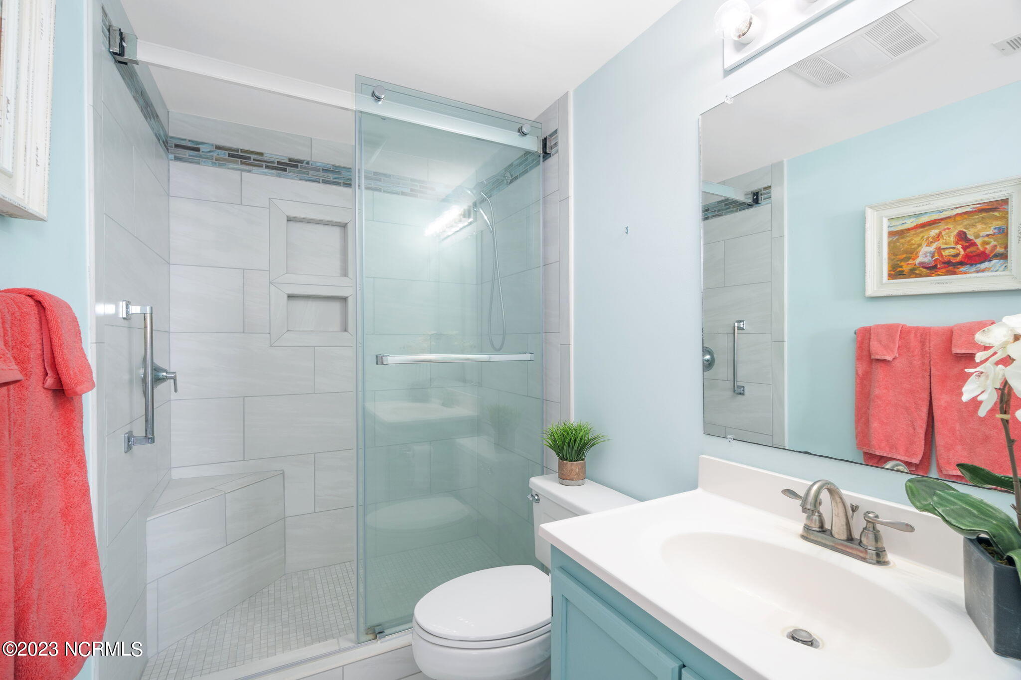 525 Salter Path Road, Unit A33 Atlantic Beach, NC 28512 - Photo 19 of 37 En suite primary bathroom