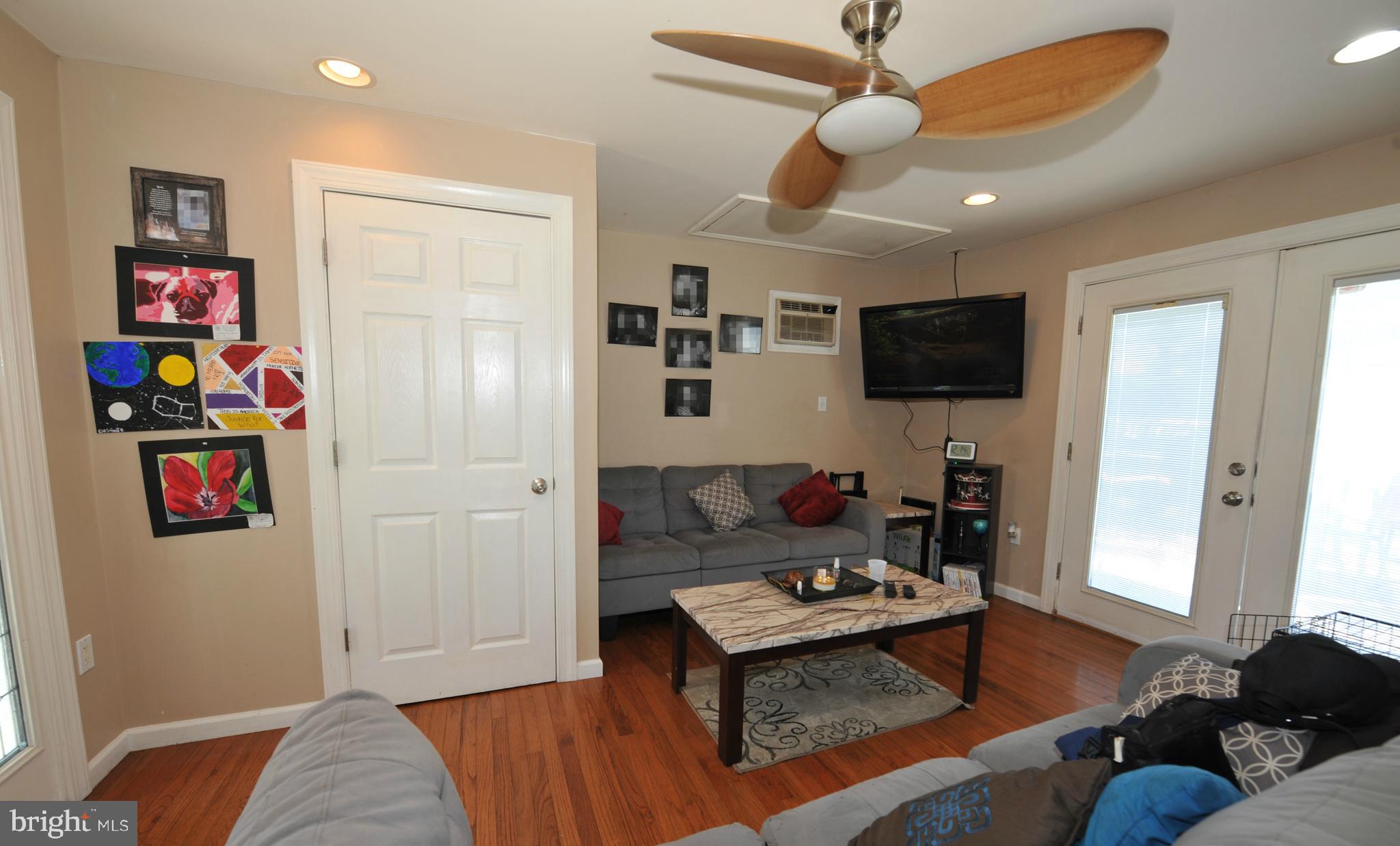 44 Ridge Lane Levittown, PA 19055 - Photo 8 of 28 Gallery Image 8