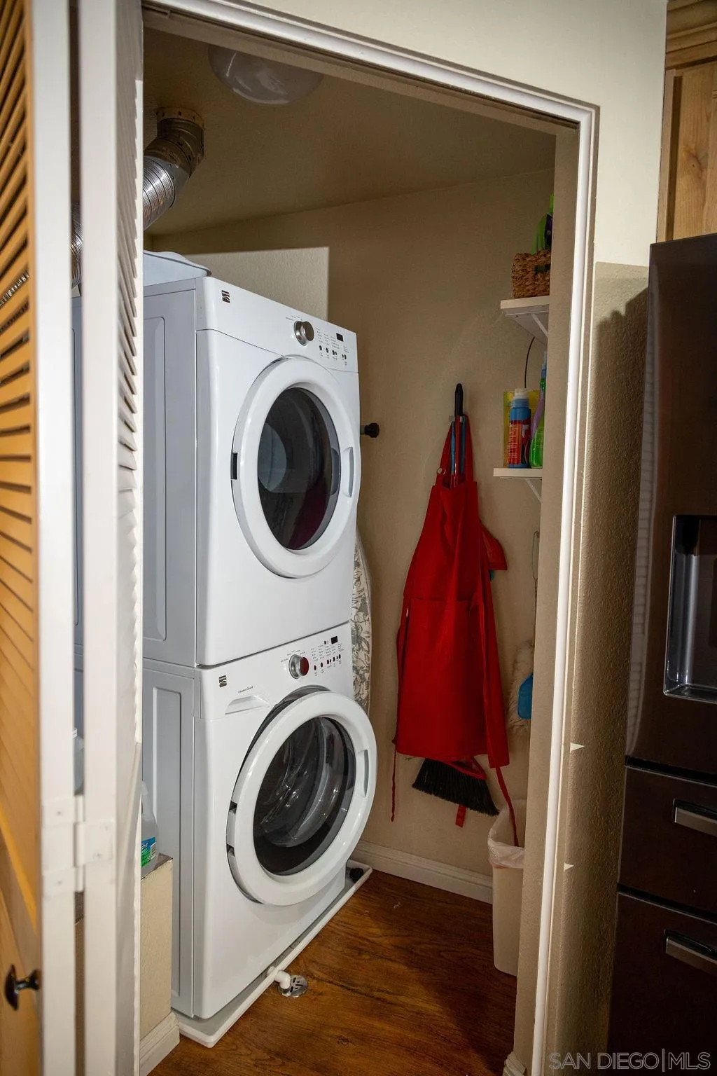 13890 Pinkard Way, Unit 68 El Cajon, CA 92021 - Photo 25 of 25 a utility room with dryer and washer