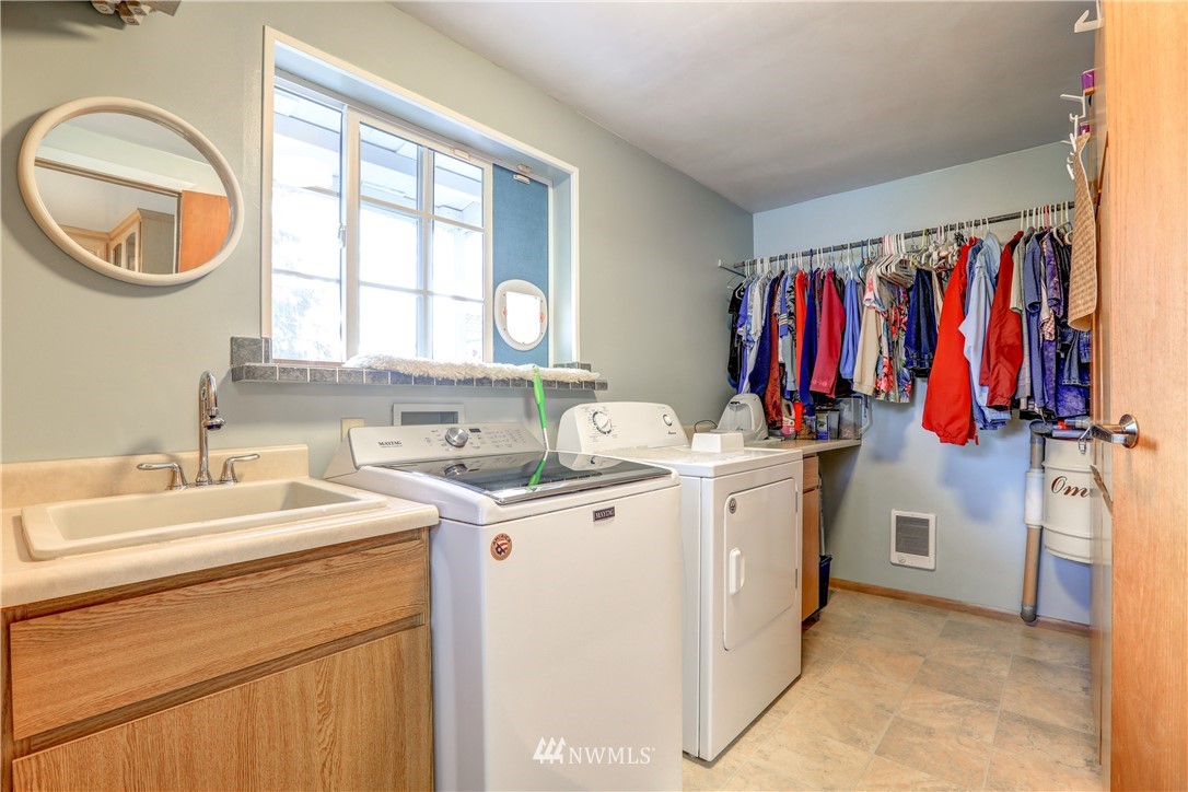 7626 224th Street Southwest Edmonds, WA 98026 - Photo 17 of 24 Gallery Image 17