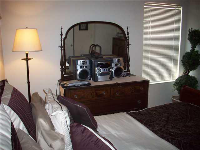 2724 North Rural Street Indianapolis, IN 46218 - Photo 9 of 13 Gallery Image 9