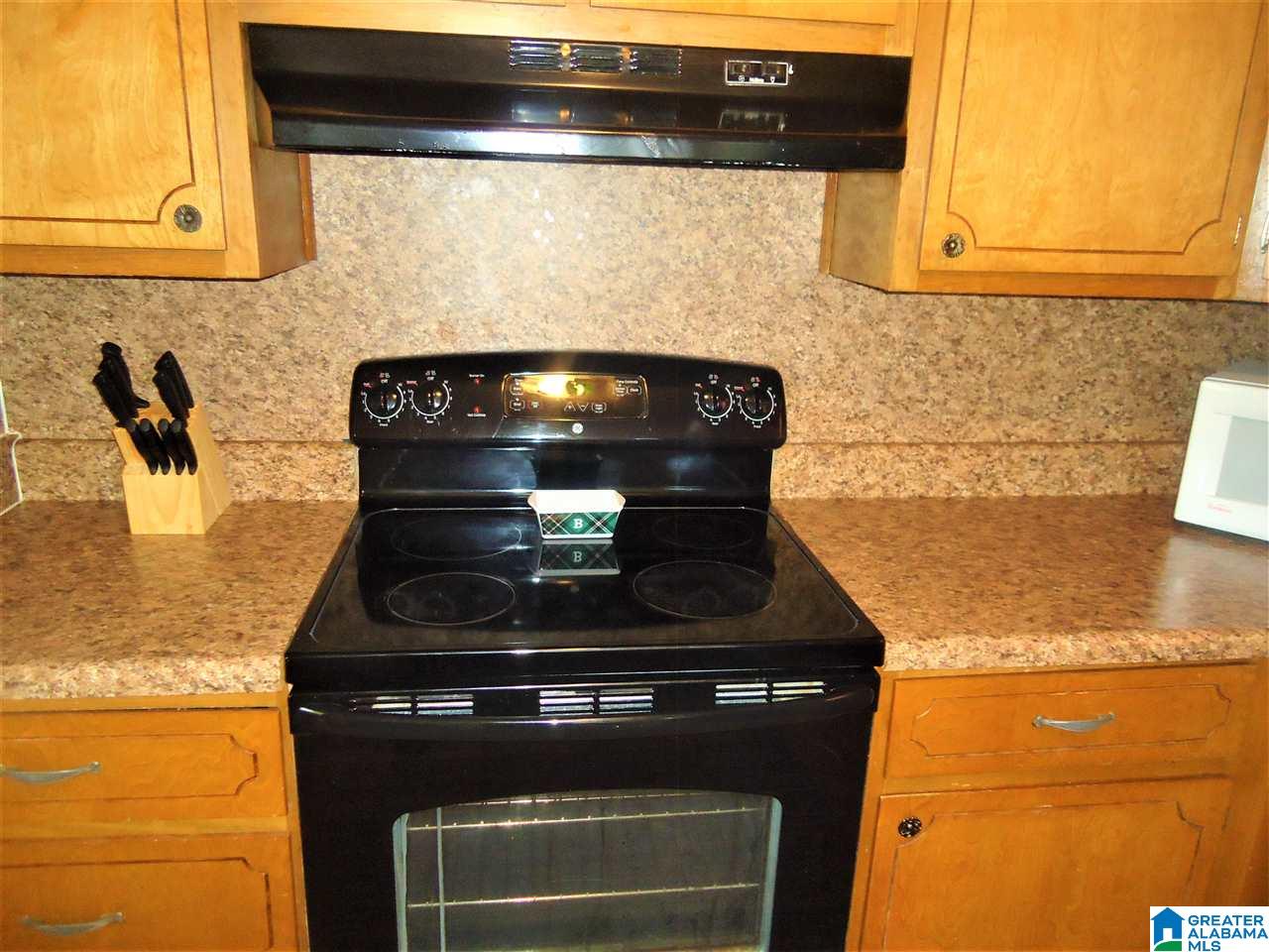 909 Windover Road Birmingham, AL 35215 - Photo 11 of 29