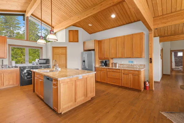 $795,000 | 19991 Northwoods Drive, Lakehead, CA 96051