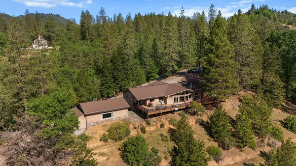 $795,000 | 19991 Northwoods Drive, Lakehead, CA 96051