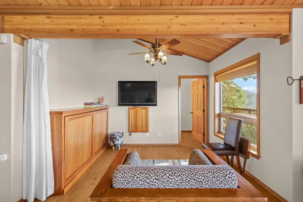 $795,000 | 19991 Northwoods Drive, Lakehead, CA 96051