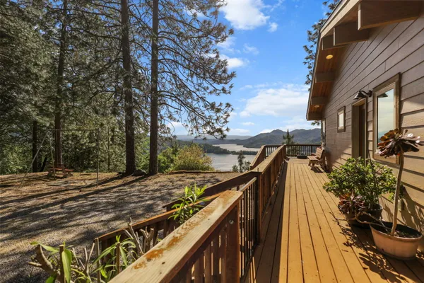 $795,000 | 19991 Northwoods Drive, Lakehead, CA 96051