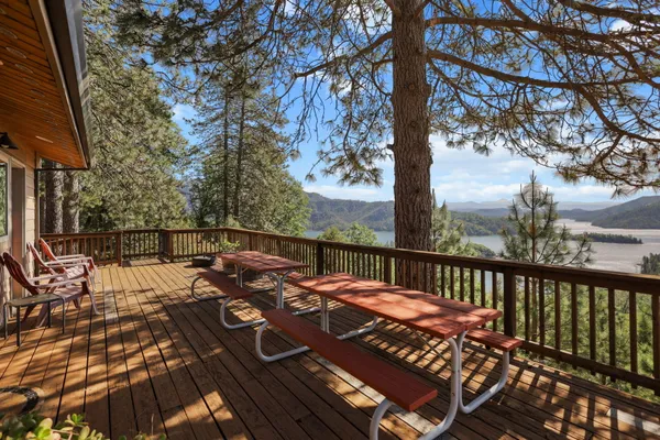 $795,000 | 19991 Northwoods Drive, Lakehead, CA 96051