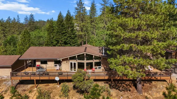 $795,000 | 19991 Northwoods Drive, Lakehead, CA 96051