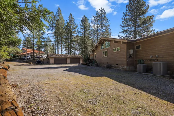 $795,000 | 19991 Northwoods Drive, Lakehead, CA 96051