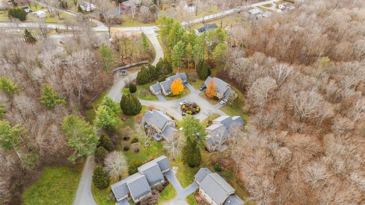 58 Granite Circle, Unit 1 Manchester, VT 05255 - Photo 2 of 21