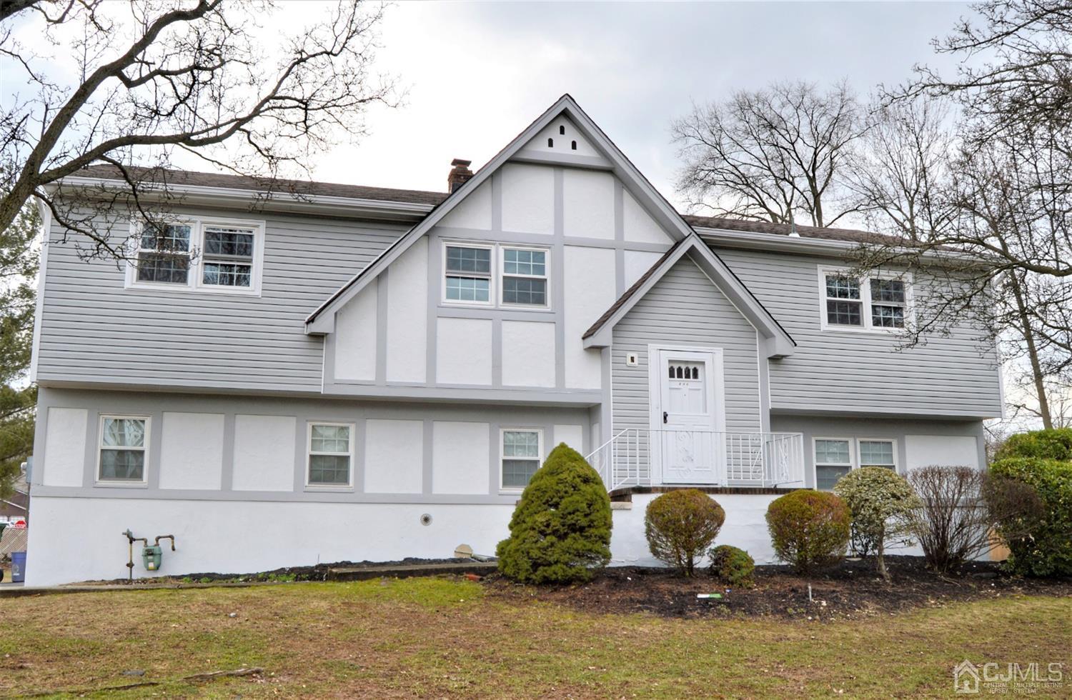 211 Normandy Road Edison, NJ 08820 - Photo 1 of 24 Gallery Image 1