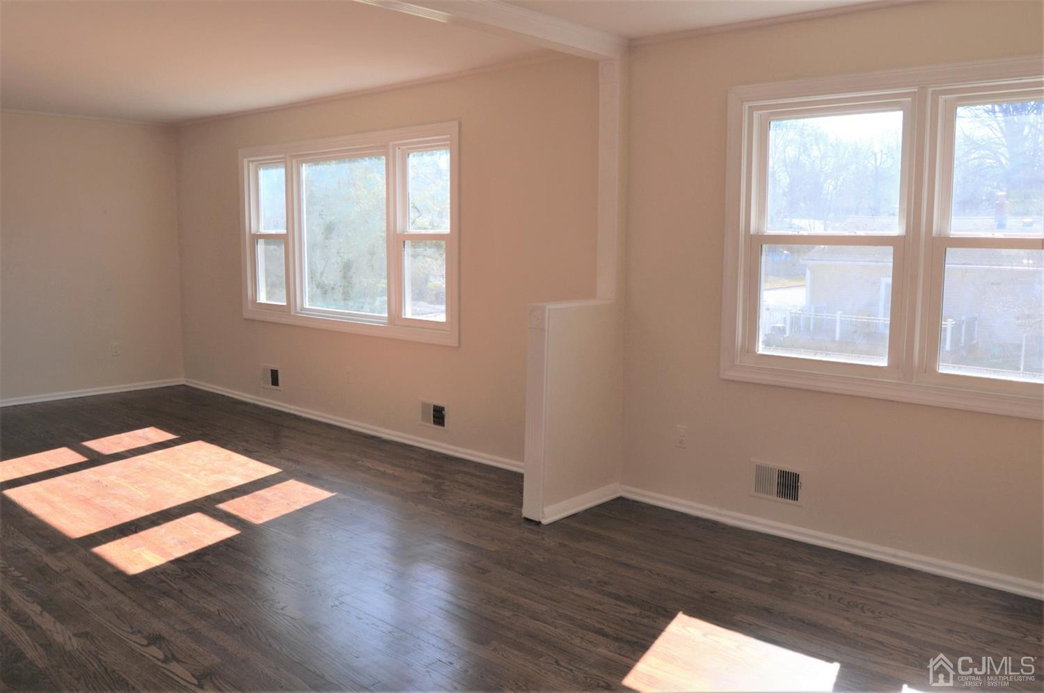 211 Normandy Road Edison, NJ 08820 - Photo 5 of 24 Gallery Image 5