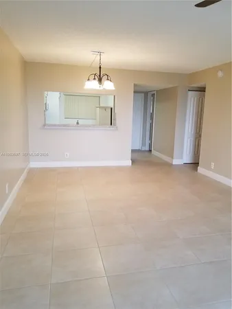 $2,250 | 9520 Seagrape Drive, Unit 303, Davie, FL 33324