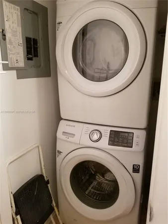 $2,250 | 9520 Seagrape Drive, Unit 303, Davie, FL 33324