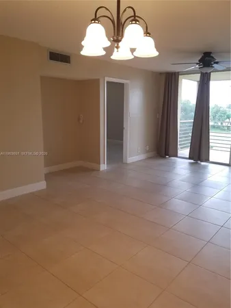 $2,250 | 9520 Seagrape Drive, Unit 303, Davie, FL 33324