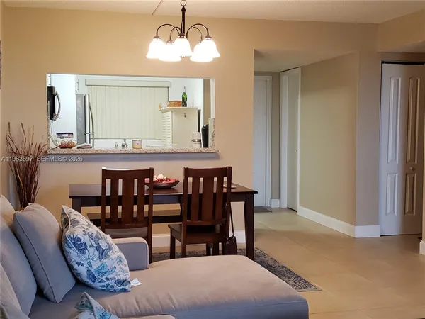 $2,250 | 9520 Seagrape Drive, Unit 303, Davie, FL 33324