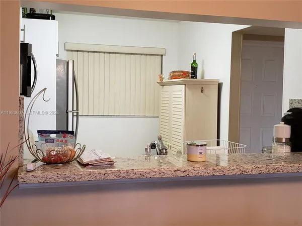 $2,250 | 9520 Seagrape Drive, Unit 303, Davie, FL 33324